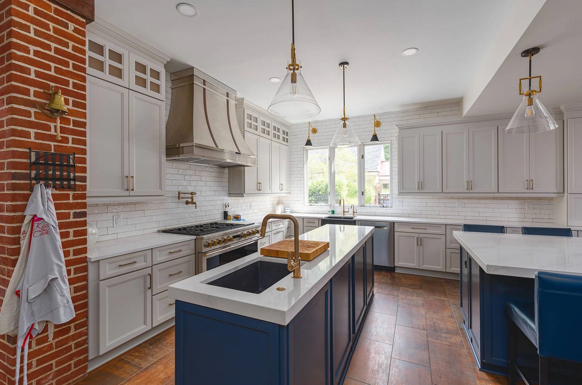 Kitchen Cabinet Wood: A Guide to the Best Choices cover image