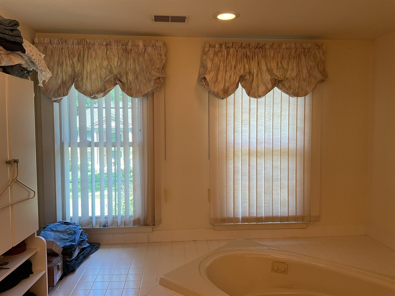 6624 Pelhams Trce Bathroom Remodel before and after 2 before