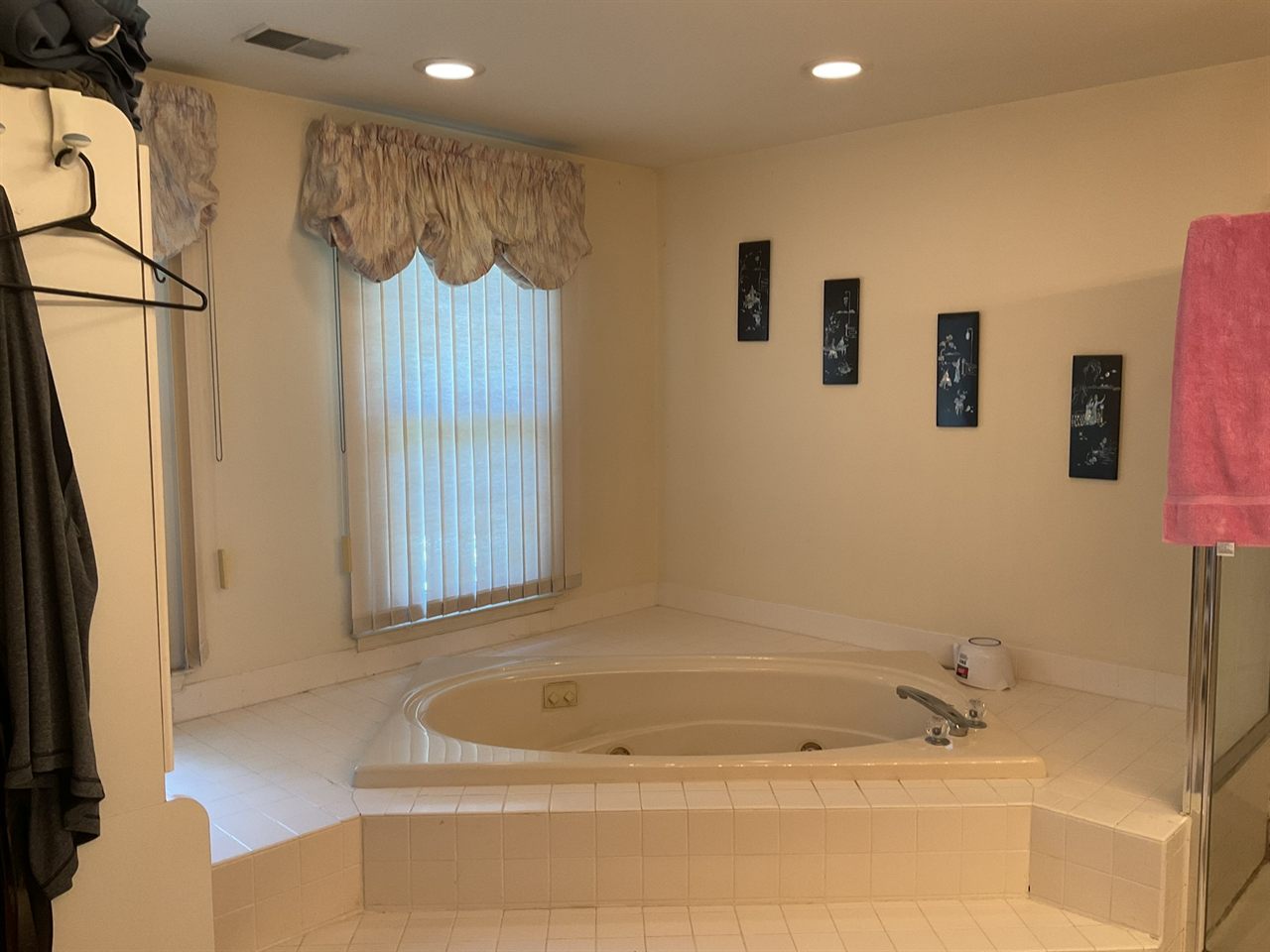 6624 Pelhams Trce Bathroom Remodel before and after 5 before