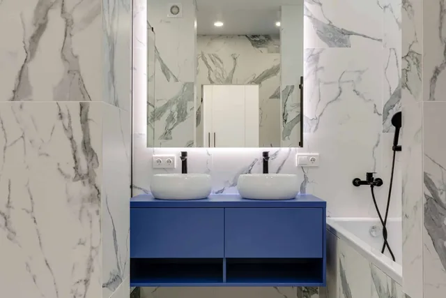Blue Bathroom Vanity: A Splash of Elegance in Modern Bathrooms
