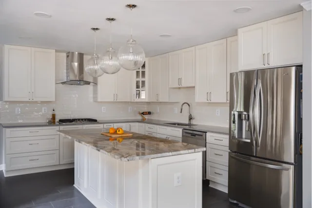 Matching Your Flooring, Cabinets, and Countertops