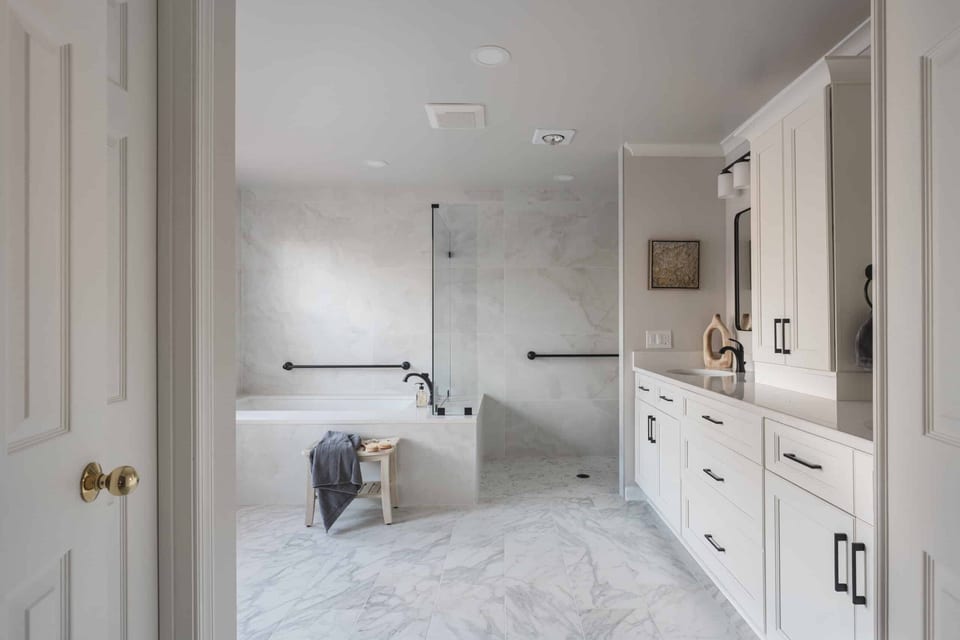 Luxury bathroom remodel that represents the finish quality City Kitchen delivers